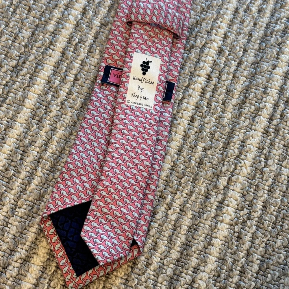 Vineyard Vines pink and Blue Patterned Tie